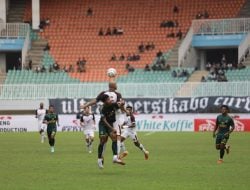 Bermain dengan 10 Pemain, PSM Raih Kemenangan Perdana Lewat Gol Pluim ke Gawang Persikabo