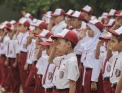 Kisah Bocah Ingin Sekolah tapi Ayahnya Lumpuh dan Tak Punya Uang