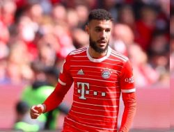 Juventus Coba Bajak Noussair Mazraoui dari Bayern Munchen