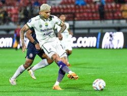 Diwarnai Brace Ciro Alves dan Hattrick Gustavo Almeida, Arema FC Paksakan Hasil Imbang 3-3 dari Persib Bandung
