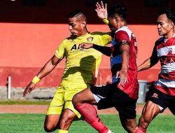 Saling Balas Gol, Madura United Unggul 3-2 dari Persik Kediri di Babak Pertama