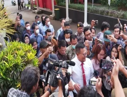 Brigjen Endar Priantoro Disambut Meriah di Gedung KPK, Mengaku Bawa Surat Jenderal Listyo Sigit Prabowo
