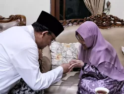 Pinang Ketua Umum PKB Cawapres, Anies Baswedan Temui Ibunda Cak Imin di Jombang