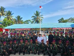 Tinjau Satgasmar PAM Ambalat XXIX di Sebatik, Ma’ruf Amin Bubuhkan Tanda Tangannya di Bingkai Foto Pasukan Marinir