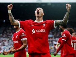 Sempat Tertinggal, Liverpool Menang Meski Hanya dengan 10 Pemain