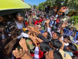 Tumpah Ruah Masyarakat Bantaeng Jemput Prof Nurdin Abdullah dan Keluarga