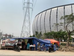 Dicuekin Pemerintah, Begini Curhat Pilu Warga eks Kampung Bayam Tidur di Tenda Sekitar JIS