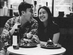 Rendy Kjaernett dan Lady Nayoan Seperti Pengantin Baru