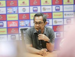 Hanya Sehari Nganggur, Aji Santoso Resmi Diperkenalkan Persikabo 1973 Sebagai Pelatih Baru