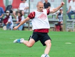 Andres Iniesta Puji Xavi dan Yakin tidak akan Nganggur Lama