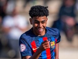 Lamine Yamal, Starter Termuda dalam Sejarah Liga Champions yang Sakit Perut di Lapangan