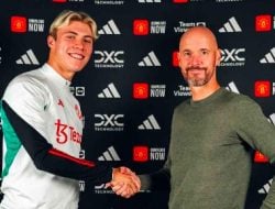 Striker Baru MU Rasmus Hojlund Bikin Erik ten Hag Pede Hadapi Arsenal Malam Ini