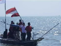 Upacara Bendera di Pesisir Pantai Kenjeran Surabaya, Ratusan Peserta Ikut Meramaikan