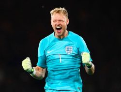 Ayah Kiper Arsenal Aaron Ramsdale Marah Anaknya Ditertawai Legenda Liverpool karena Dicadangkan