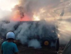 Detik-detik Peristiwa 2 Mobil Truk Kontainer Terbakar di Makassar