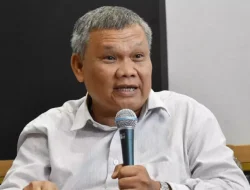 Ganjar Pranowo Tampil dalam Tayangan Azan Magrib, Emrus Sihombing Komentar Begini