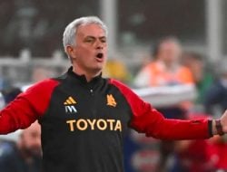 Dapat 2 Kartu Merah dan Imbang, Mourinho, Pemain, dan Seluruh Staf AS Roma Mogok Bicara ke Media