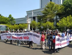 Massa dari Deli Serdang Bawa Spanduk ke MA Bertuliskan Pecat Mahfud MD, Ini Kasus yang Disuarakan