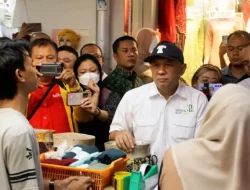 Pantau Pasar Tanah Abang, Pedagang Curhat Omzet Turun 50 Persen kepada Teten Masduki