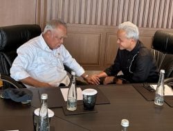 Ekspresi Pak Bas Jadi Sorotan Saat Bertemu Ganjar, Jhon Sitorus: Ada yang Salah di Dalam Kabinet