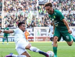 Kalahkan Persebaya, Pelatih Persib Beberkan Kunci Kemenangan