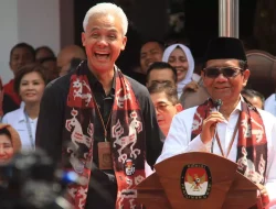 Mahfud Sebut Dirinya dan Ganjar Pranowo Bagai Peluru Tak Terkendali Libas KKN