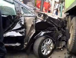 Truk Peti Kemas, Mobil, dan Sepeda Motor di Makassar Terlibat Kecelakaan Beruntun