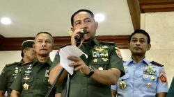 Kepala Staf TNI Angkatan Darat (Kasad) Jenderal TNI Agus Subiyanto menjawab pertanyaan wartawan selepas acara uji kepatutan dan kelayakan calon Panglima TNI di Komisi I DPR RI, Jakarta, Senin (13/11/2023). ANTARA/Genta Tenri Mawangi.