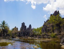 Damai di Belantara Istana Karst Maros