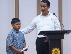 Mentan Amran Tunaikan Janji, Sumbang Gaji dan Tunjangan Rp 95 Juta ke Anak Yatim dan Janda Renta