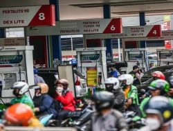 Pertamina Minta Masyarakat Foto dan Viralkan Kendaraan Plat Merah yang Isi BBM Subsidi