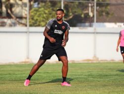 Baru Pulih dari Cedera, Bernardo Tavares Beber Kemungkinan Ze Paulo Oliviera Jalani Laga Debut Besok