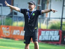 Dimas Drajad dan Syahrul Trisna Dipastikan Absen Lawan PSM Makassar, Aji Santoso Siapkan Plan B