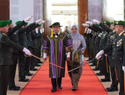 Ukir Sejarah, Jenderal Dudung Militer Aktif Pertama Bergelar Profesor