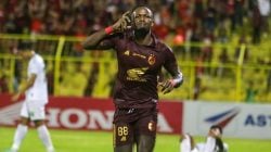 Victor Mansaray Disebut Bakalan Absen Bela PSM Makassar di Pekan ke-33, Arema FC Bakal Diuntungkan?