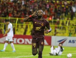 Victor Mansaray Disebut Bakalan Absen Bela PSM Makassar di Pekan ke-33, Arema FC Bakal Diuntungkan?