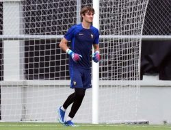 Gawangnya Masih Perawan Hingga Babak Semifinal, Kiper Prancis Paul Argney Siap Ukir Sejarah di Piala Dunia U-17 Indonesia