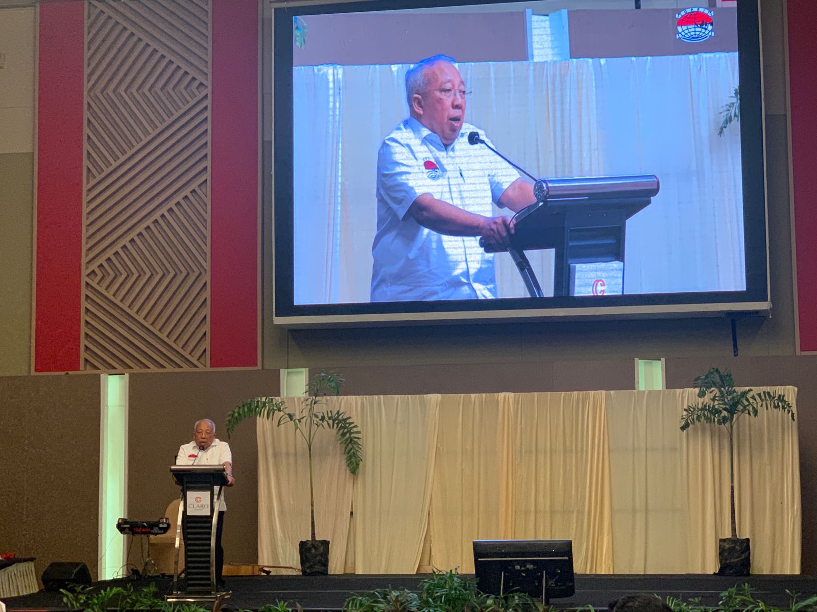 Ketua Umum DPP GPEI memberi sambutan usai melantik Arief Pabettingi sebagai Ketua DPD Sulselbar (Foto: Arya/Fajar)