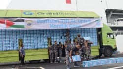 Bantuan berupa minuman mineral asal Indonesia Le Minerale.
