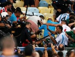 Suporter Rusuh, Laga Brasil vs Argentina Sempat Tertunda