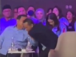 Bagikan Momen Prabowo Tarik Jaket Bahlil Saat Debat Cawapres, Denny Siregar Bilang Begini