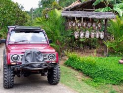 Sensasi Ngejeep Jelajah Perbukitan Menoreh, Minum Susu Kambing hingga Belah Durian