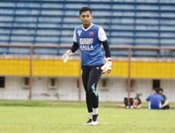 Cuma Kalah dari Kiper Borneo FC, Reza Arya Pratama Catat Cleansheet Terbanyak di Liga 1