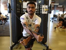 Tak Dipanggil Timnas Indonesia, Yakob Sayuri Beri Hormat