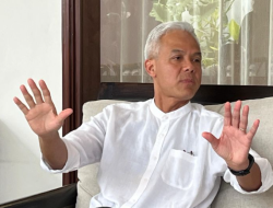 Bantah Tudingan Roy Suryo, Ganjar Sebut Microfon di Debat Cawapres Memang Ada Tiga