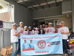 Bagi-bagi Susu di Bandung, Relawan GSP Sosialisasikan Gagasan Pilpres 2024 Sekali Putaran