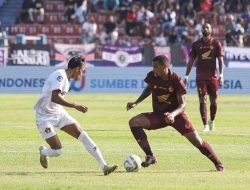 Laga Persik Kediri Vs PSM Makassar Sempat Dihentikan Lama, Marcelo Ropside: Tolong Hargai Pemain dan Pertandingan