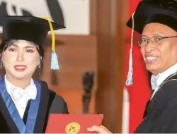Penemu Vaksin AstraZeneca, Unair Kukuhkan Carina Citra Dewi Joe Jadi Guru Besar