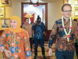 Bahas Proyek Kereta Api di Surabaya, Khofifah Indar Parawansa Bertemu Dubes Inggris untuk Indonesia