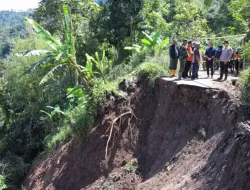 Longsor di Bandung Barat, Pj Gubernur Jawa Barat Instruksikan Aparat Bergerak Cepat